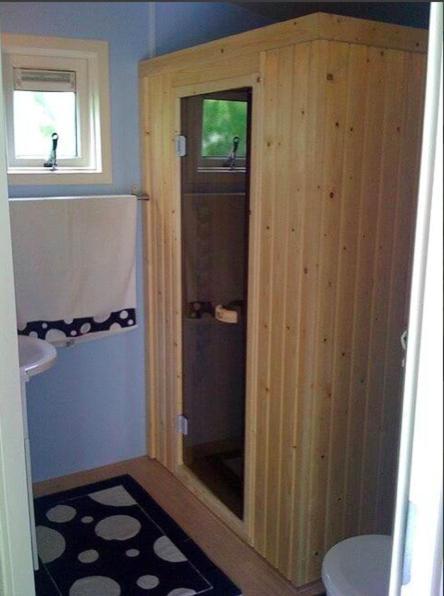 Een Chalet Met Prive Sauna En Tuin Villa Tzummarum ภายนอก รูปภาพ